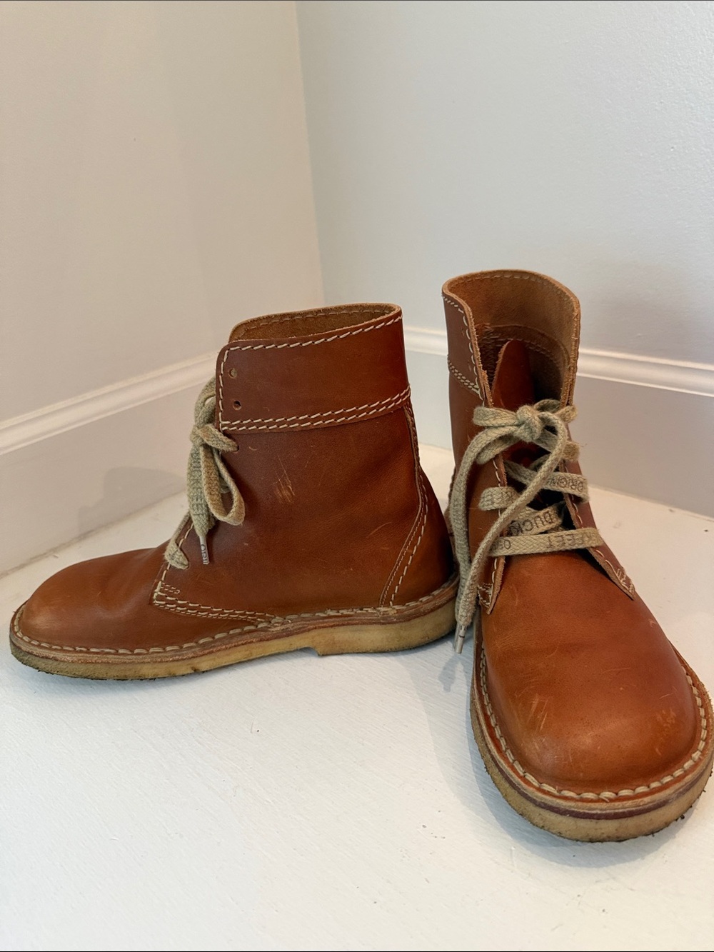 Duck Feet Tan Leather Ankle Boots Darling with shorts! - Picture 4 of 5